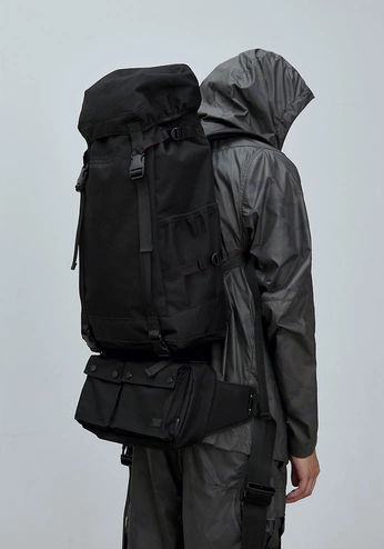 A cover of "Shelter" cluster. The owner is aguagu. The cluster consists of 2 elements.