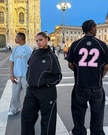 A cover of "inspi" cluster. The owner is hildemaja. The cluster consists of 7 elements.