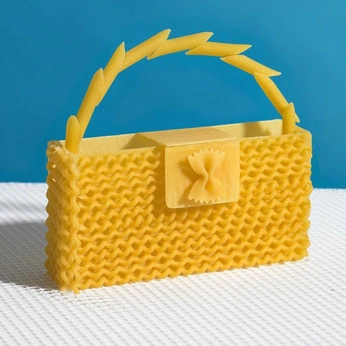 A cover of "pasta purse" cluster. The owner is ivy9750. The cluster consists of 3 elements.