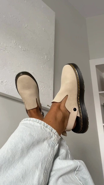 A cover of "🧦" cluster. The owner is mlltt. The cluster consists of 26 elements.