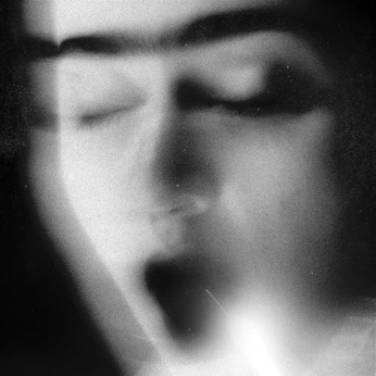 A cover of "chiaroscuro" cluster. The owner is balrog. The cluster consists of 21 elements.