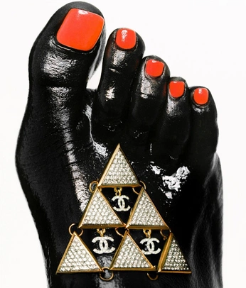 A cover of "A R T DIRECTION" cluster. The owner is twentytwain. The cluster consists of 79 elements.