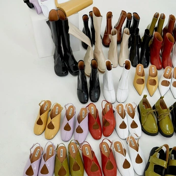 A cover of "Colors" cluster. The owner is tayalexis. The cluster consists of 282 elements.