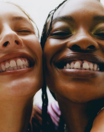 A cover of "Smile" cluster. The owner is lauranantel. The cluster consists of 22 elements.