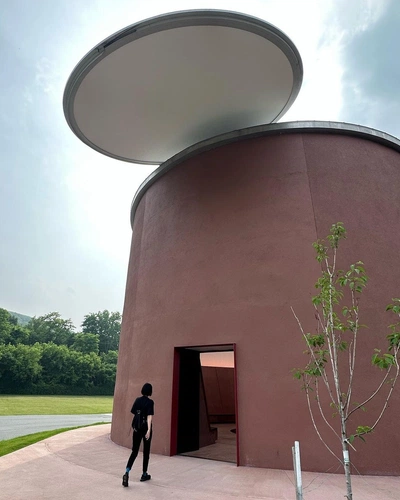 An Instagram carousel post added by gaby on Jul 28, 2023. The author is @alminerech.