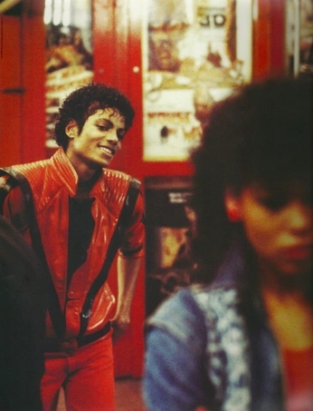 A cover of "MJ for MJ" cluster. The owner is briale. The cluster consists of 3 elements.