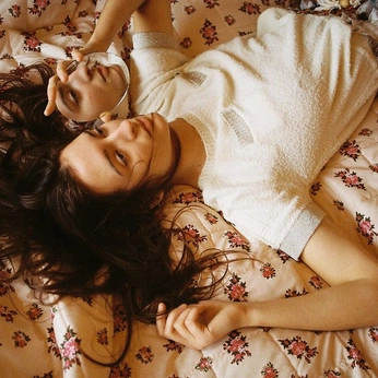 A cover of "Girls On A/A" cluster. The owner is analogaesthetics. The cluster description is "https://analogaesthetics.com". The cluster consists of 48 elements.