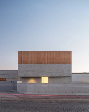 A cover of "Exteriors" cluster. The owner is liamtrumble. The cluster consists of 118 elements.