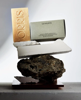 A cover of "pckgng" cluster. The owner is lostsatellite. The cluster consists of 28 elements.