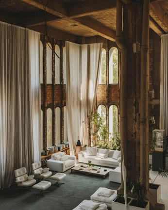 A cover of "Ricardo Bofill" cluster. The owner is angozi. The cluster consists of 7 elements.