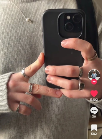 A cover of "accessories" cluster. The owner is kuubo. The cluster consists of 17 elements.