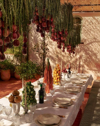 A cover of "HOMAGE" cluster. The owner is millsmcqueen. The cluster consists of 37 elements.