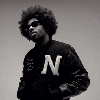 A cover of "Music" cluster. The owner is wanderingranger. The cluster consists of 25 elements.