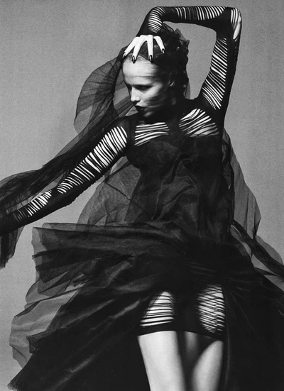 Model Natasha Poly. / Cosmos
