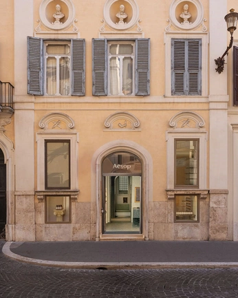 A cover of "physical evidence" cluster. The owner is herminegjn. The cluster consists of 131 elements.