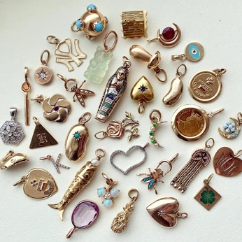 A cover of "unforgettable" cluster. The owner is myakhamis. The cluster consists of 62 elements.