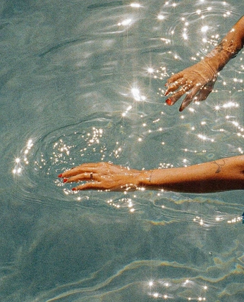 A cover of "© shaneze" cluster. The owner is alexmesherina. The cluster consists of 19 elements.