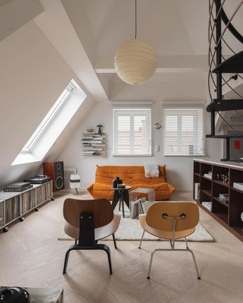 A cover of "Project Amsterdam" cluster. The owner is studionamido. The cluster consists of 7 elements.