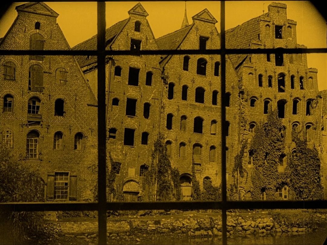 Film still from F.W. Murnau's Nosferatu, eine Symphonie des Grauens (1922), featuring the Salzspeicher in Lübeck.
