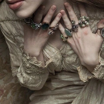 A cover of "Stuffs" cluster. The owner is clawsure. The cluster consists of 34 elements.