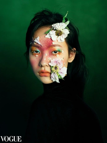 A cover of "metamoprh" cluster. The owner is b.maurose. The cluster consists of 101 elements.