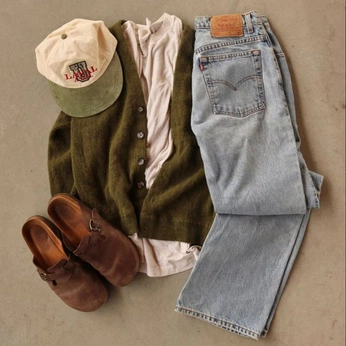 A cover of "Outfits" cluster. The owner is billybaldwin. The cluster consists of 5 elements.