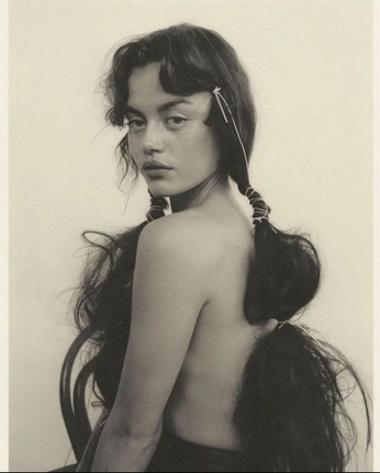 A cover of "fashion inspo" cluster. The owner is juanaexe. The cluster consists of 24 elements.