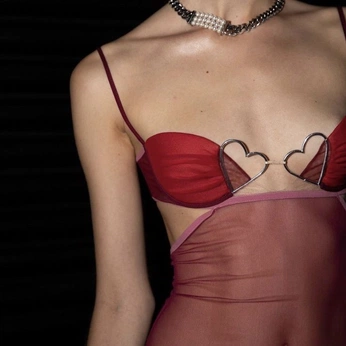 A cover of "nsc / dare to love" cluster. The owner is nosleepclub. The cluster consists of 4 elements.