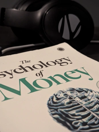 A cover of "Clicks 📸" cluster. The owner is tejashdgaf. The cluster consists of 1 element.