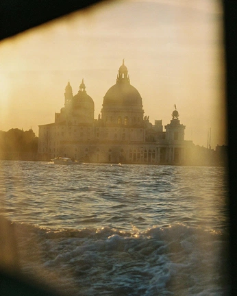 A cover of "travel" cluster. The owner is gooseism. The cluster consists of 31 elements.