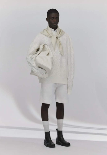 A cover of "Ola aw studio shoot" cluster. The owner is byola. The cluster consists of 5 elements.