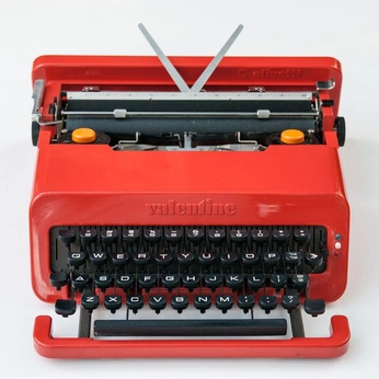 A cover of "typewriter" cluster. The owner is gurpreet25. The cluster consists of 4 elements.