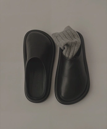 A cover of "shoes" cluster. The owner is ogrnsflp. The cluster consists of 1 element.