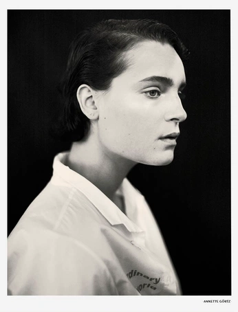 A cover of "Sketch" cluster. The owner is n1ghtvizzs10n. The cluster consists of 5 elements.