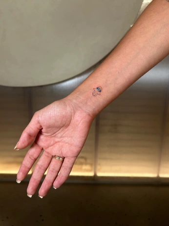 A cover of "tattoos" cluster. The owner is amandaecreates. The cluster consists of 7 elements.