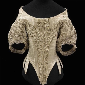 A cover of "Historical costume" cluster. The owner is aplatypus. The cluster consists of 11 elements.