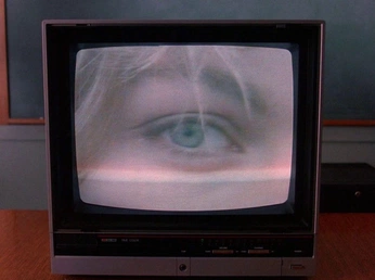 A cover of "twin peaks" cluster. The owner is bestiegirlnads. The cluster description is "i miss you david lynch". The cluster consists of 28 elements.