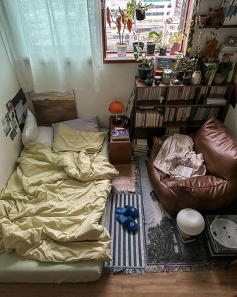 A cover of "interior" cluster. The owner is dawnintheadan. The cluster consists of 9 elements.