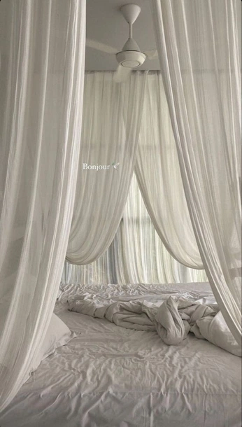 A cover of "white" cluster. The owner is fuzzyowleyes. The cluster consists of 36 elements.