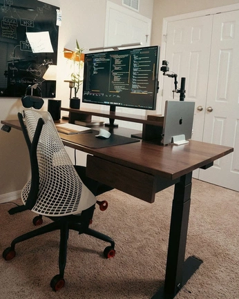 A cover of "setups" cluster. The owner is manuelc. The cluster consists of 1 element.