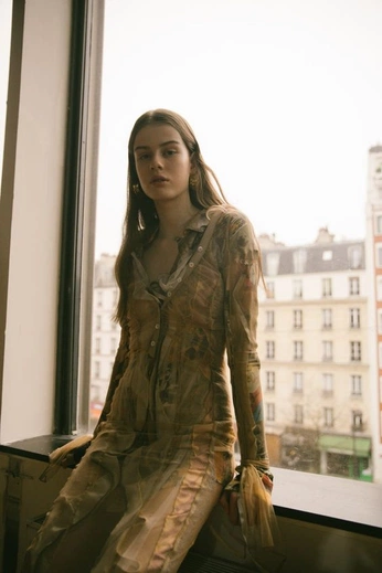 A cover of "Fashion photo" cluster. The owner is aeon6ix. The cluster consists of 25 elements.