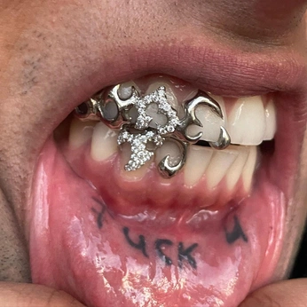 A cover of "idk" cluster. The owner is saint.runaway. The cluster consists of 18 elements.