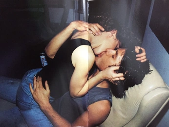 A cover of "Pictures" cluster. The owner is e00prot. The cluster consists of 2 elements.