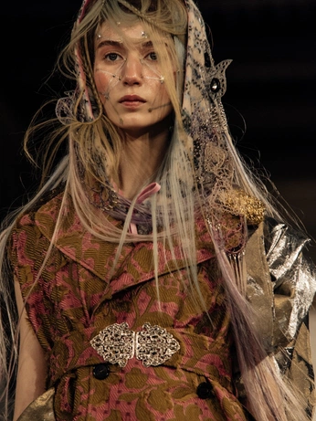 A cover of "apocalyptica" cluster. The owner is edanurozturk. The cluster consists of 24 elements.