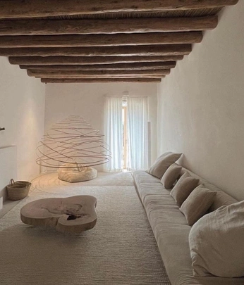 A cover of "Home" cluster. The owner is hemanshi3. The cluster consists of 4 elements.