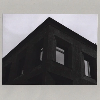 A cover of "Photoreferencia" cluster. The owner is diegoih. The cluster consists of 44 elements.