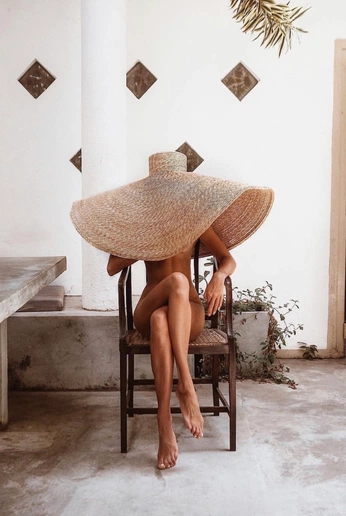 A cover of "N/b/o" cluster. The owner is mia.rey. The cluster consists of 13 elements.