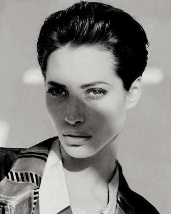 A cover of "Raelle" cluster. The owner is niyadre. The cluster consists of 20 elements.