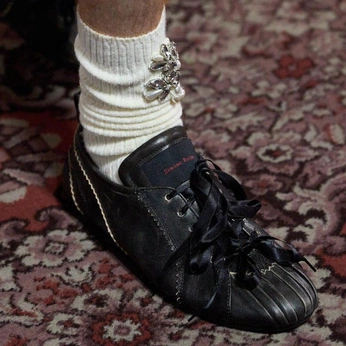 A cover of "attire" cluster. The owner is notliam. The cluster consists of 116 elements.