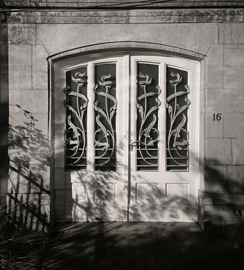 A cover of "Art nouveau" cluster. The owner is dclark. The cluster consists of 30 elements.